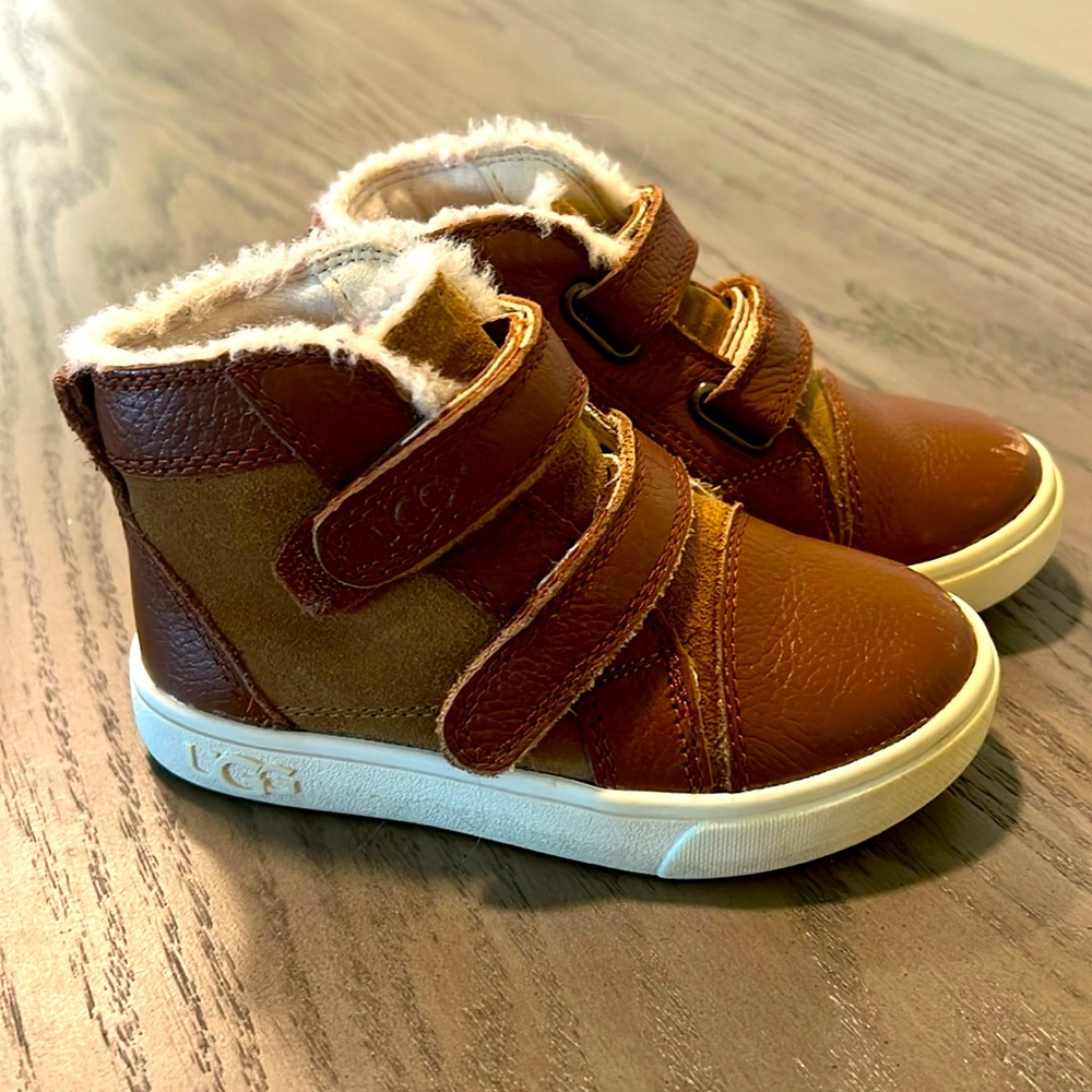 Brown Toddler Girl Size 8 UGG Boots